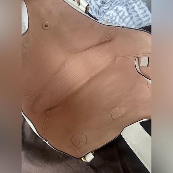 White Gucci Dahlia Tote purse double G, Medium - Picture 7 of 13